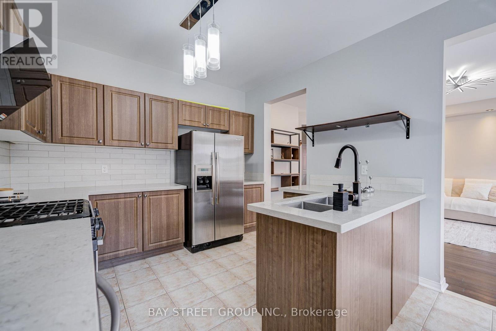 23 Horn Street, Whitchurch-Stouffville, Ontario  L4A 0X9 - Photo 9 - N13681188
