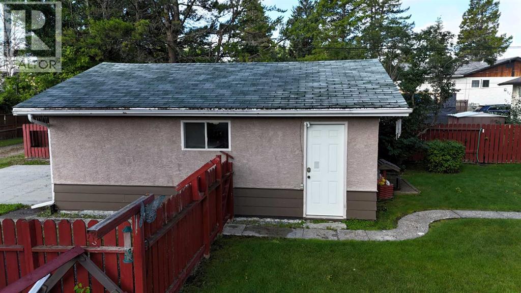 4303 8 Avenue, Edson, Alberta  T7E 1A8 - Photo 8 - A2337247
