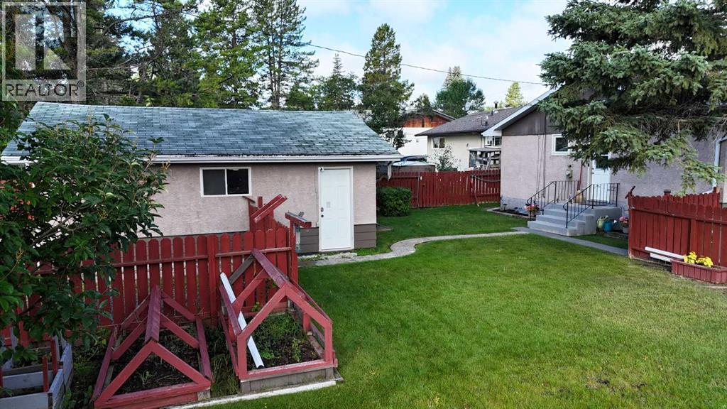 4303 8 Avenue, Edson, Alberta  T7E 1A8 - Photo 9 - A2337247