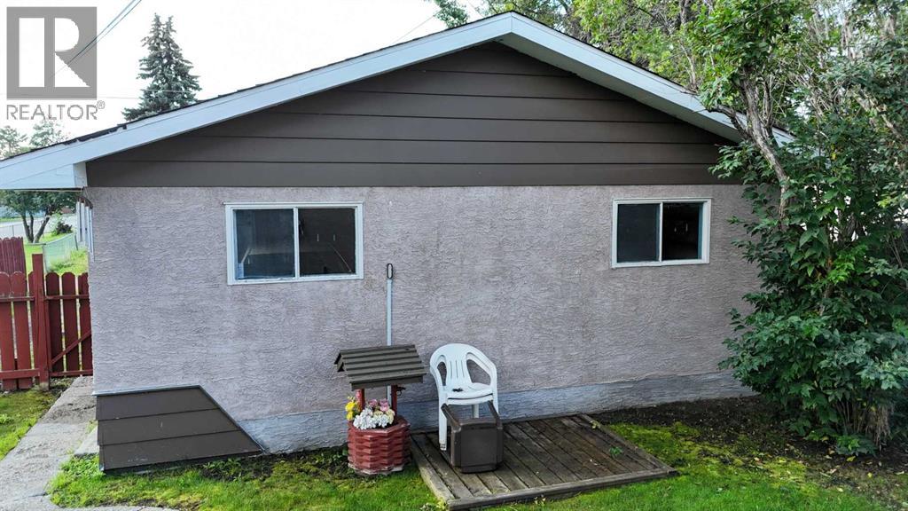 4303 8 Avenue, Edson, Alberta  T7E 1A8 - Photo 11 - A2337247