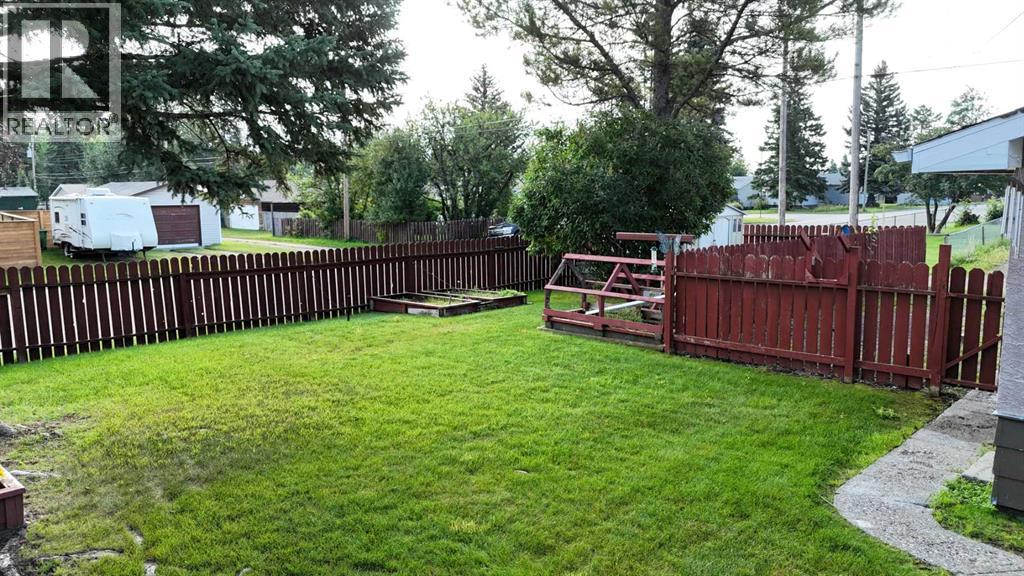 4303 8 Avenue, Edson, Alberta  T7E 1A8 - Photo 10 - A2337247