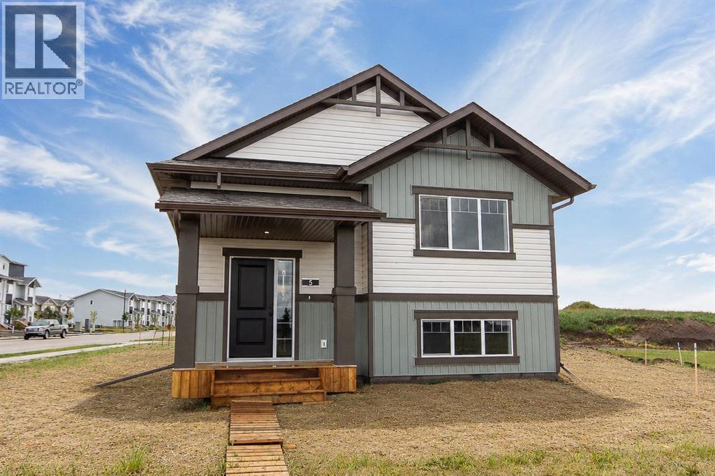 5 Beacon Hill Drive, Sylvan Lake, Alberta  T4S 0S9 - Photo 1 - A2337089