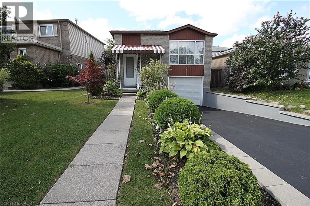 35 GARDEN Crescent, Hamilton, Ontario