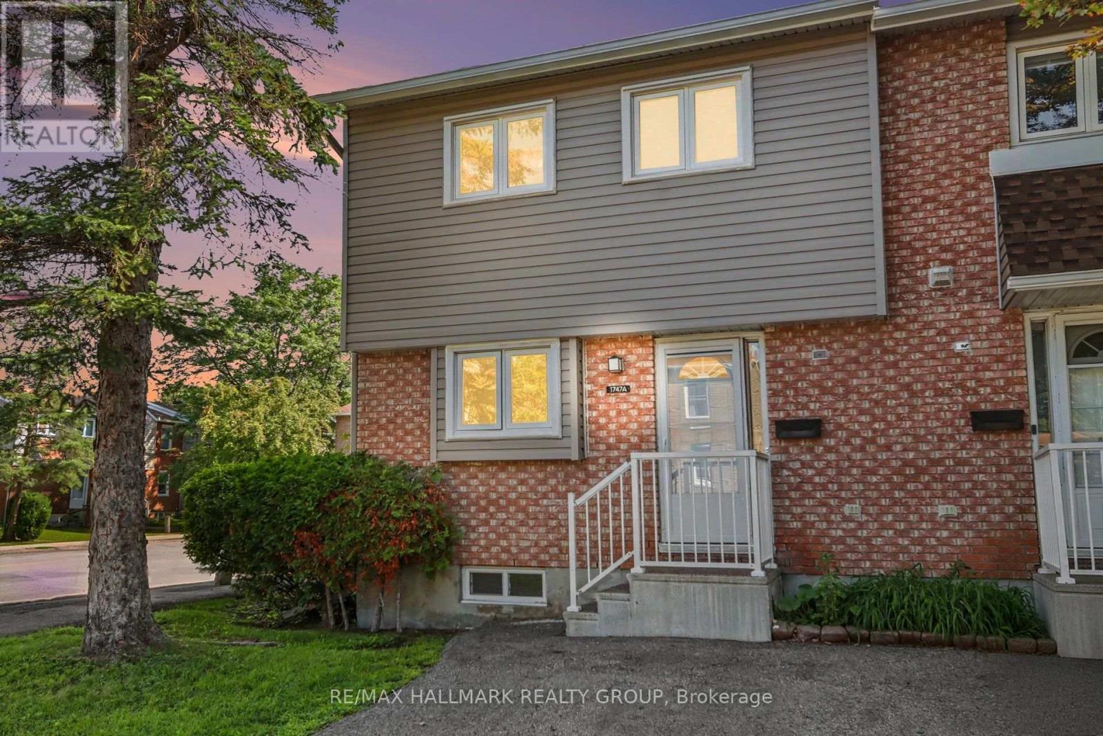 1747a Lamoureux Drive, Ottawa, Ontario K1E 2N3 - Photo 1 - X13685562