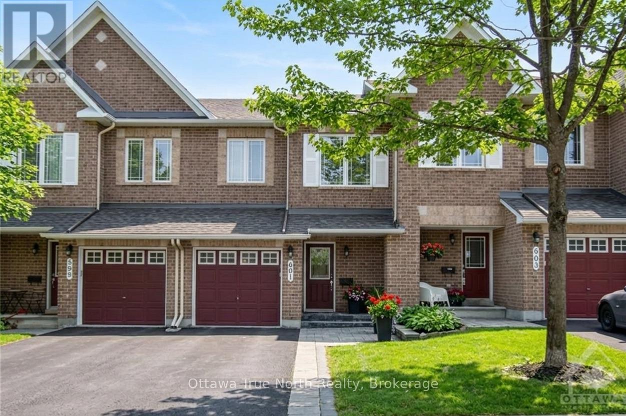 601 Malkowski Street, Ottawa, Ontario K2K 0B4 - Photo 1 - X13685586
