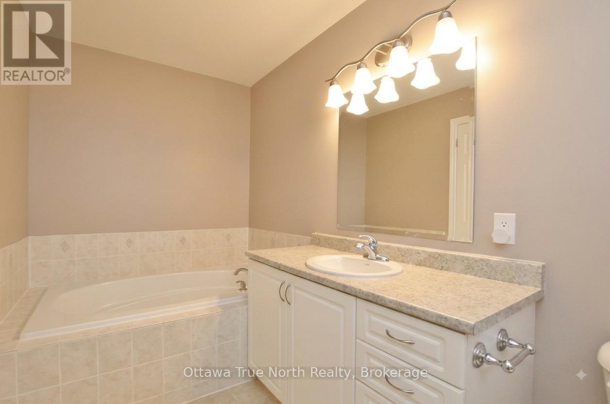 601 Malkowski Street, Ottawa, Ontario K2K 0B4 - Photo 9 - X13685586