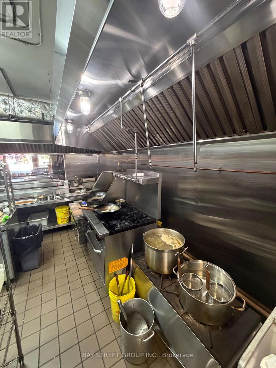 5312 Yonge Street, Toronto, Ontario  M2N 5P9 - Photo 10 - C13685580