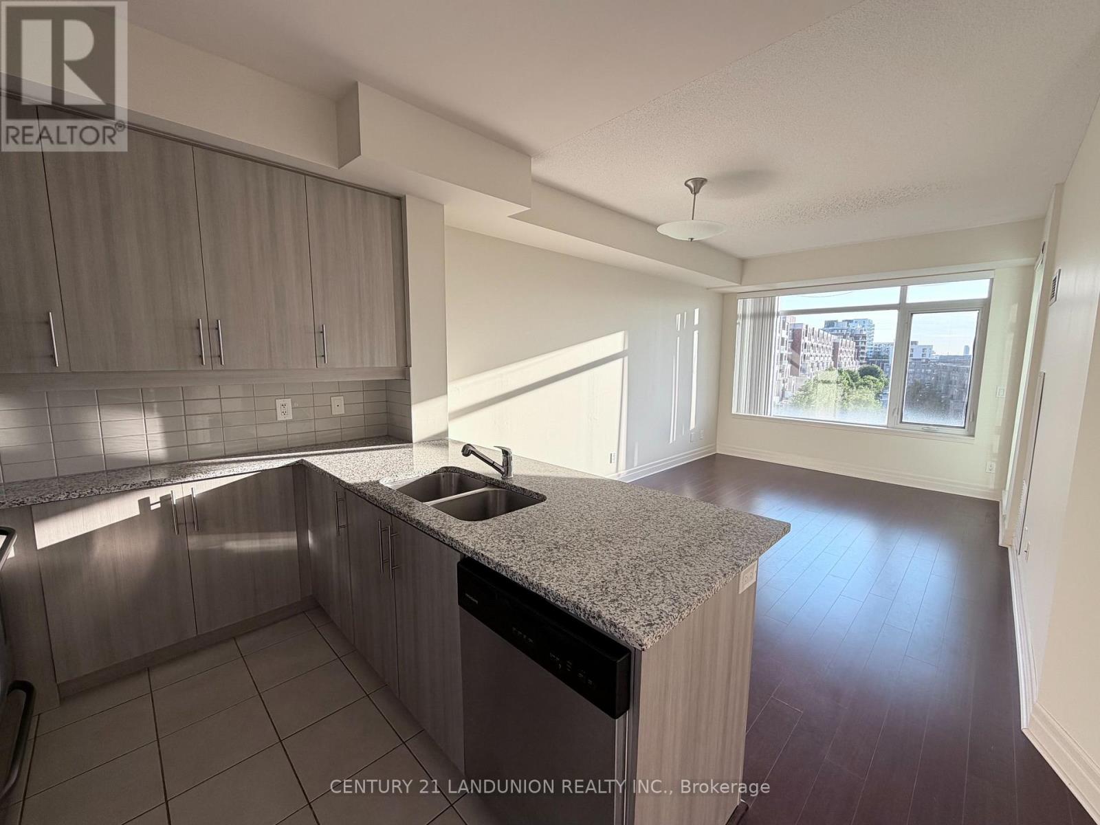 503 - 8110 Birchmount Road, Markham, Ontario  L6G 0E3 - Photo 2 - N13685572