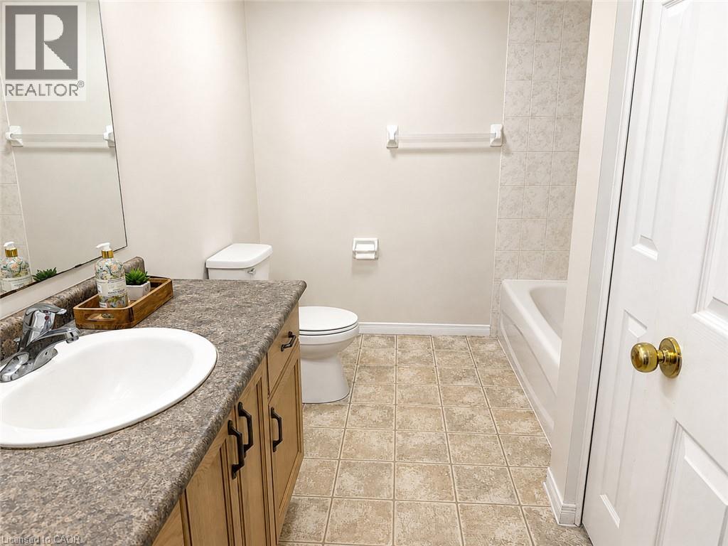 974 Creekside Drive, Waterloo, Ontario  N2V 2W5 - Photo 15 - 40856218