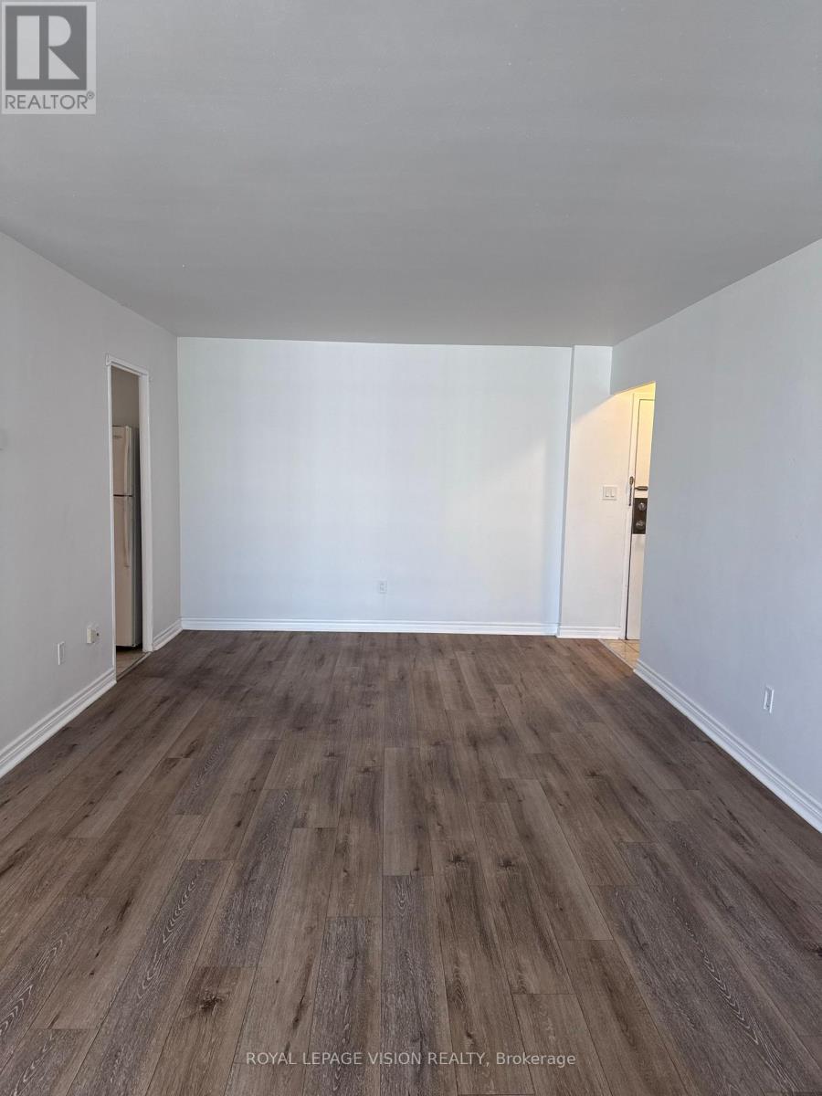 2801 - 5 Massey Square, Toronto, Ontario  M4C 5L6 - Photo 2 - E13683210