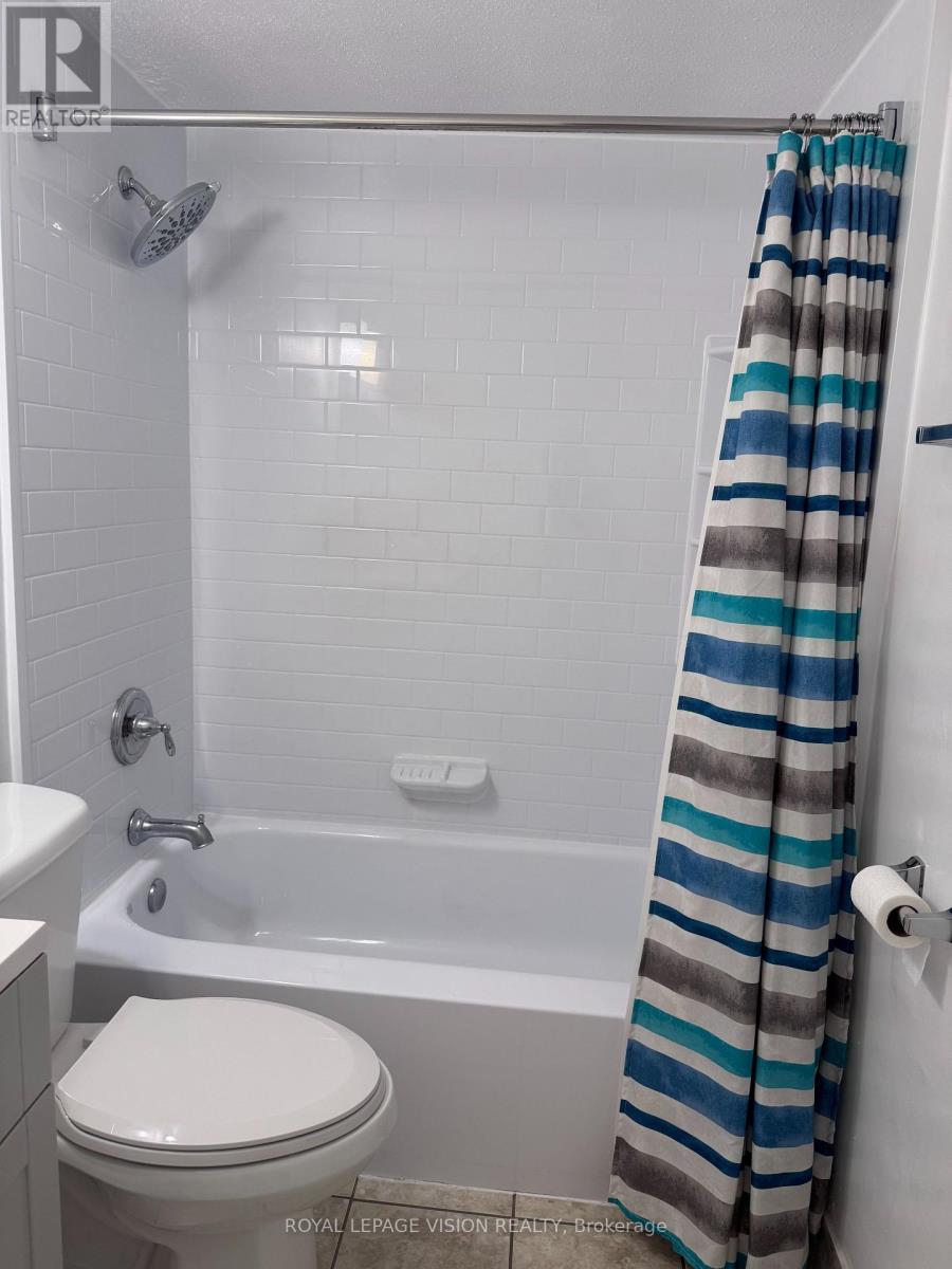 2801 - 5 Massey Square, Toronto, Ontario  M4C 5L6 - Photo 9 - E13683210
