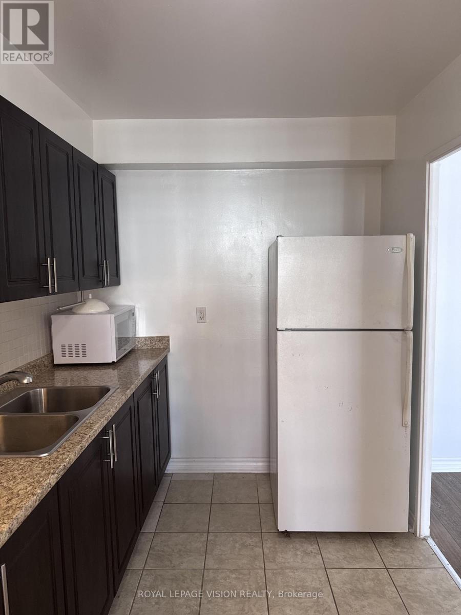 2801 - 5 Massey Square, Toronto, Ontario  M4C 5L6 - Photo 5 - E13683210