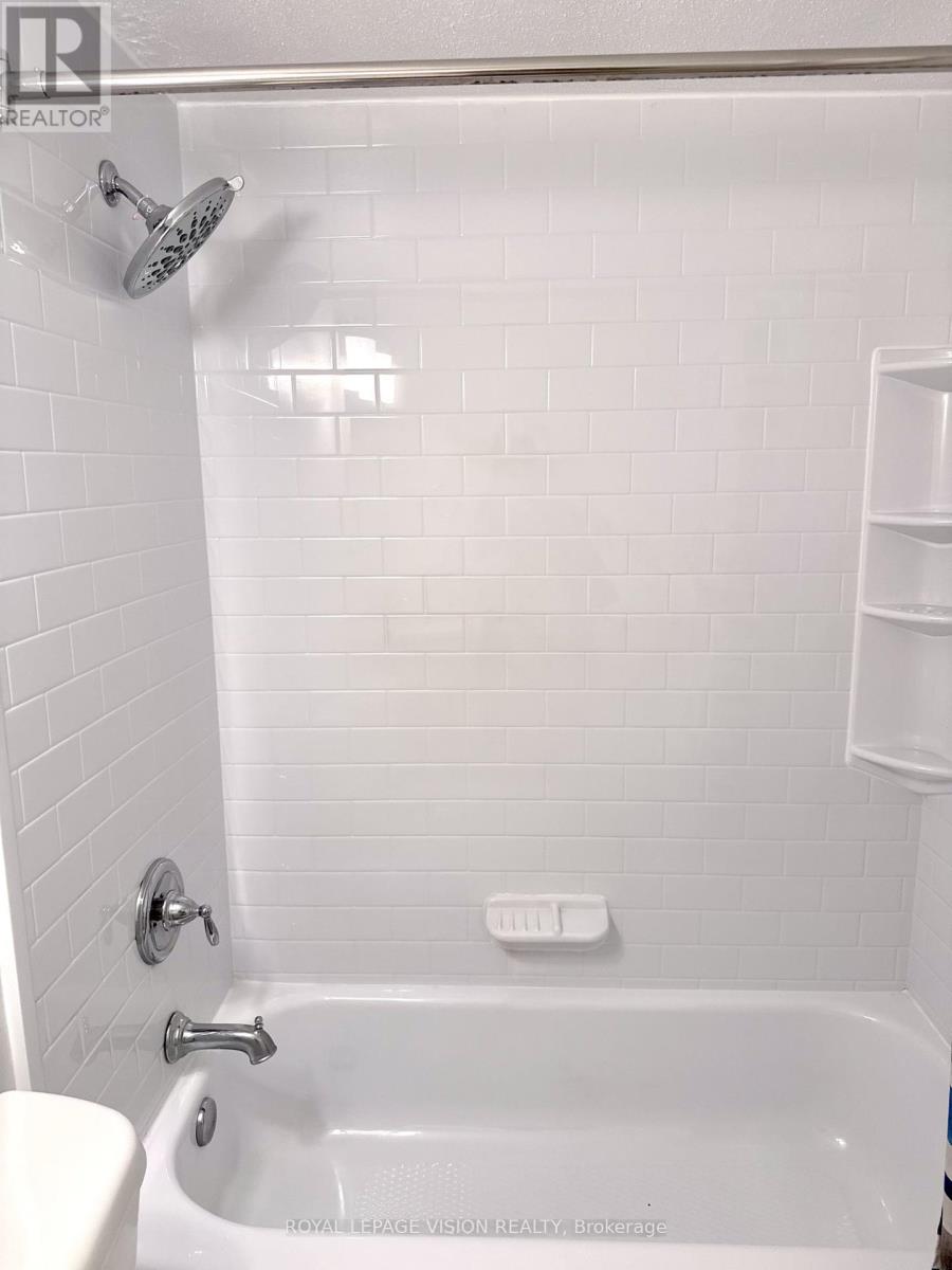 2801 - 5 Massey Square, Toronto, Ontario  M4C 5L6 - Photo 12 - E13683210