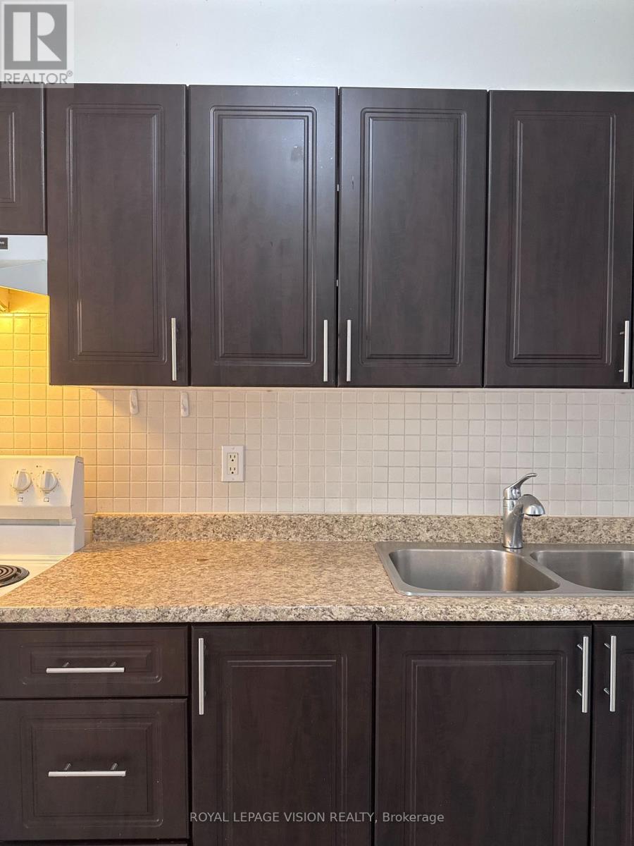 2801 - 5 Massey Square, Toronto, Ontario  M4C 5L6 - Photo 4 - E13683210