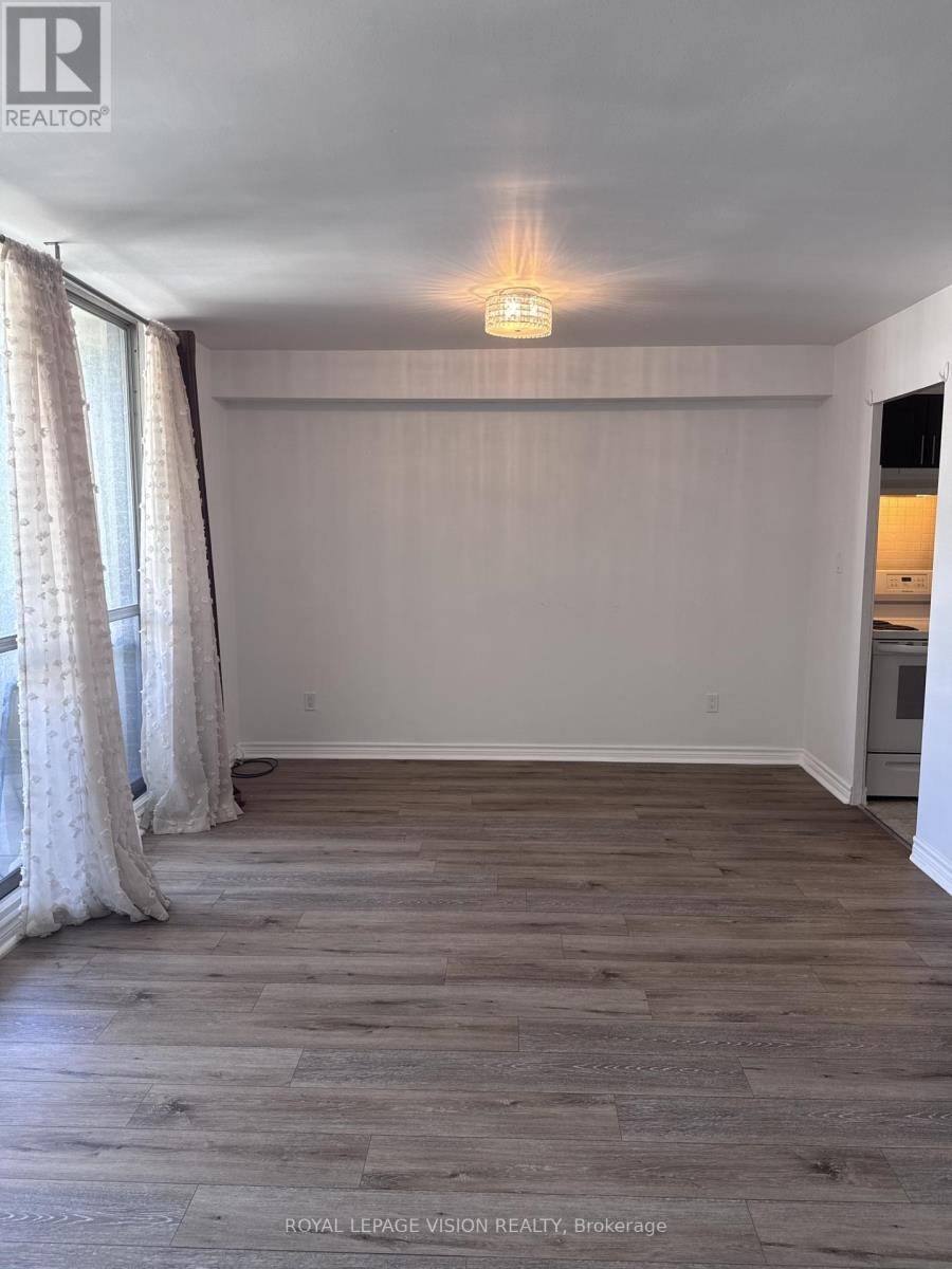 2801 - 5 Massey Square, Toronto, Ontario  M4C 5L6 - Photo 8 - E13683210