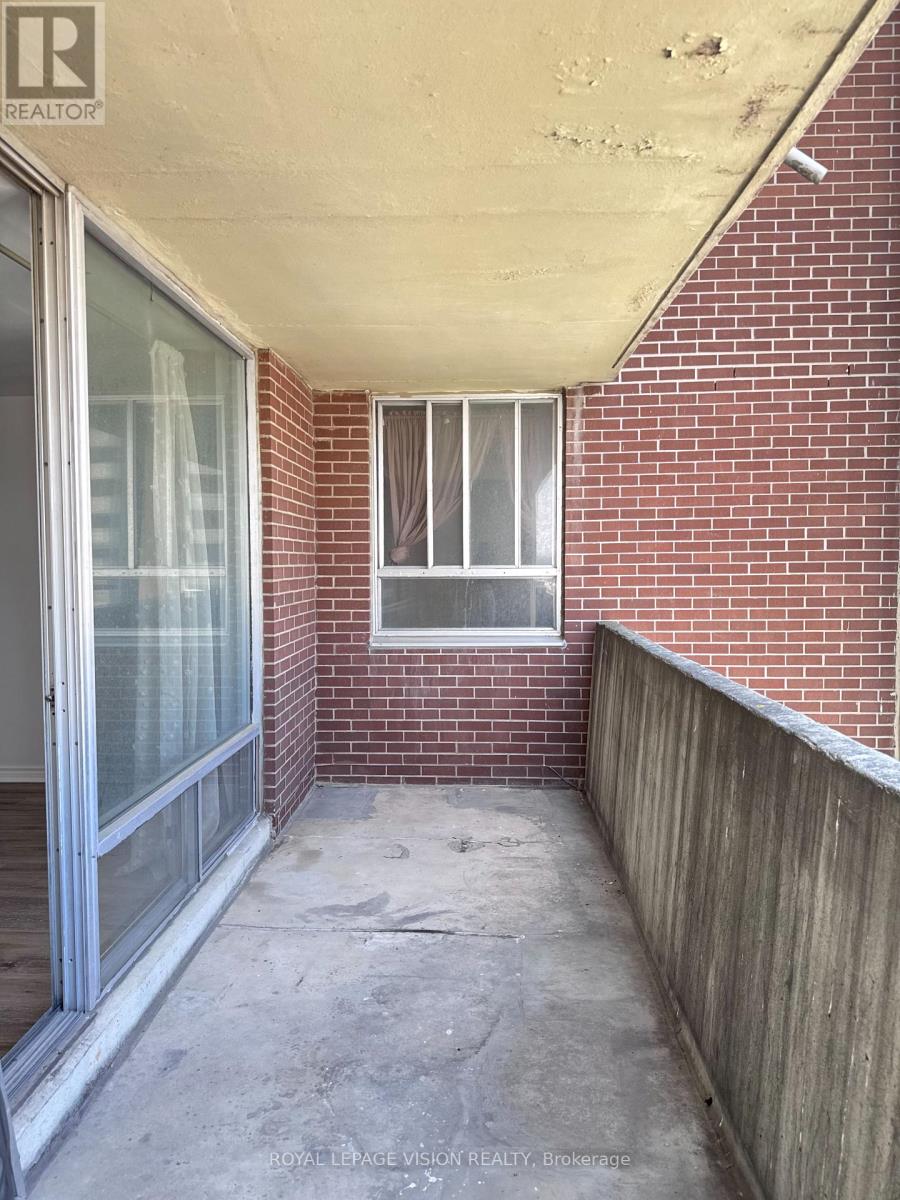 2801 - 5 Massey Square, Toronto, Ontario  M4C 5L6 - Photo 17 - E13683210