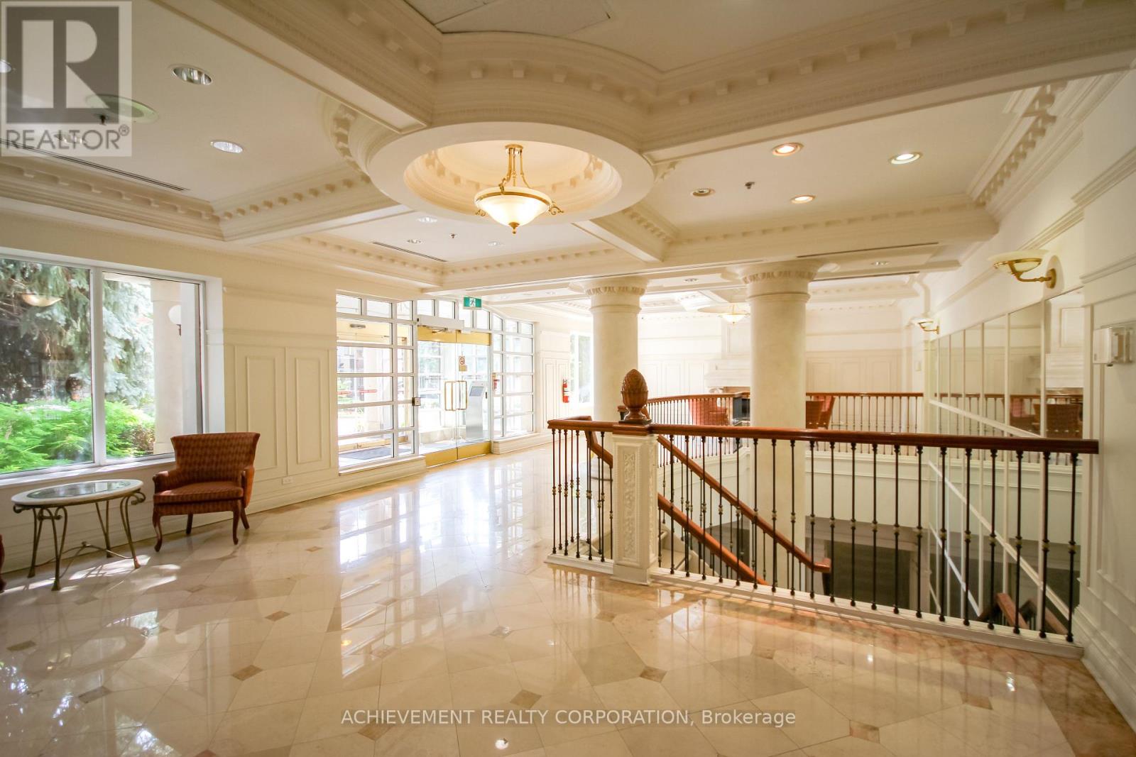 1016 - 18 SOMMERSET WAY, Toronto, Ontario