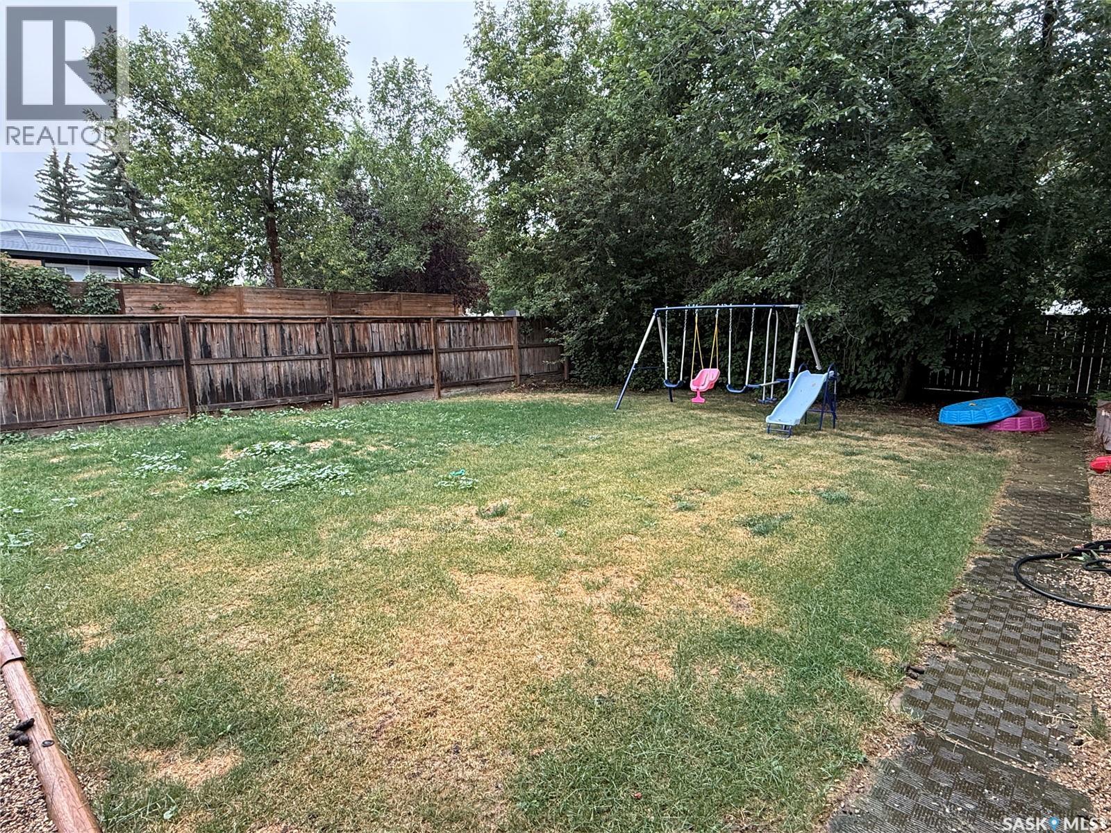 1141 Hartney Avenue, Weyburn, Saskatchewan  S4H 0L9 - Photo 23 - SK045845