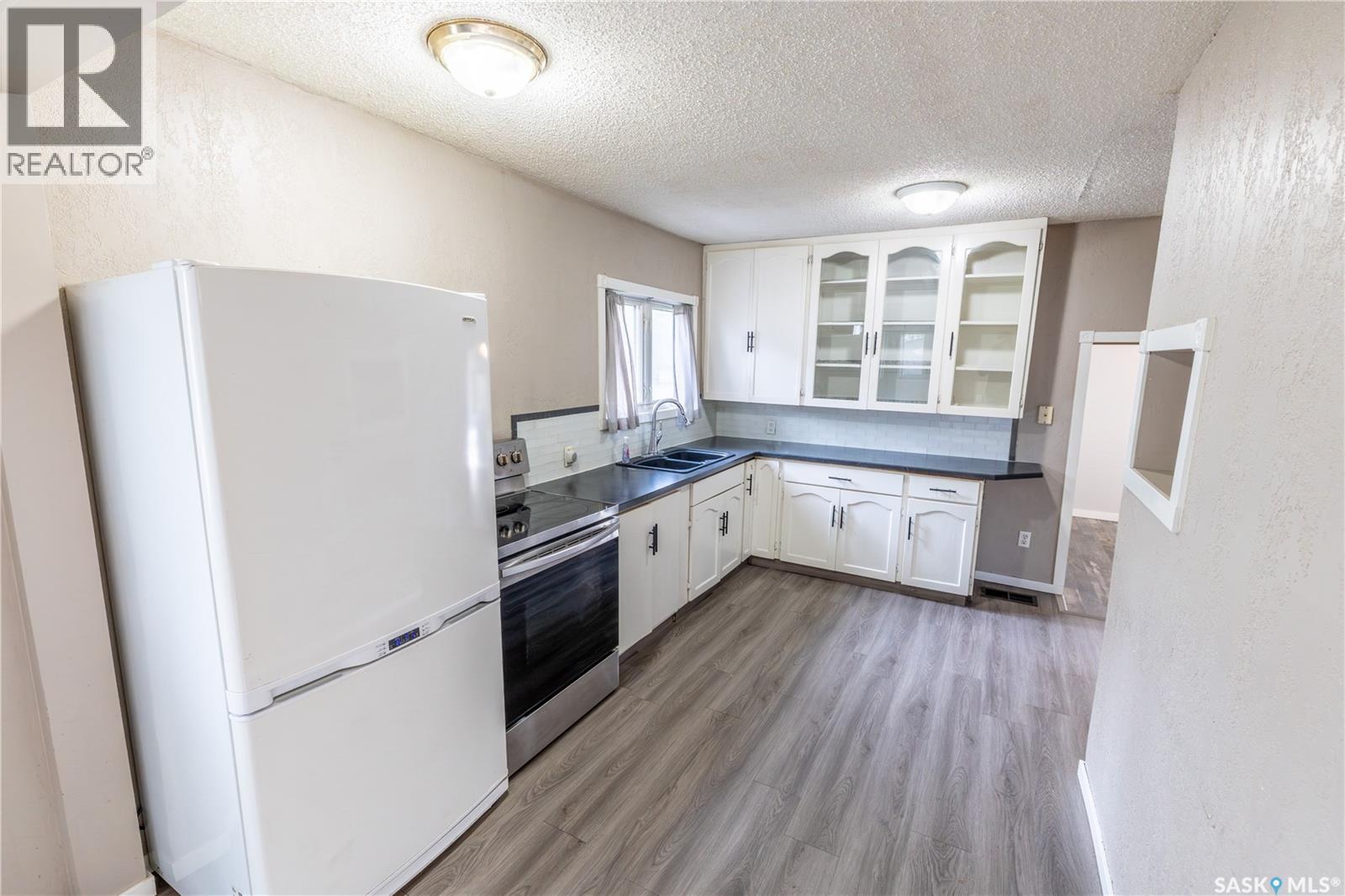 806 Stadacona Street W, Moose Jaw, Saskatchewan  S6H 2A6 - Photo 6 - SK045830