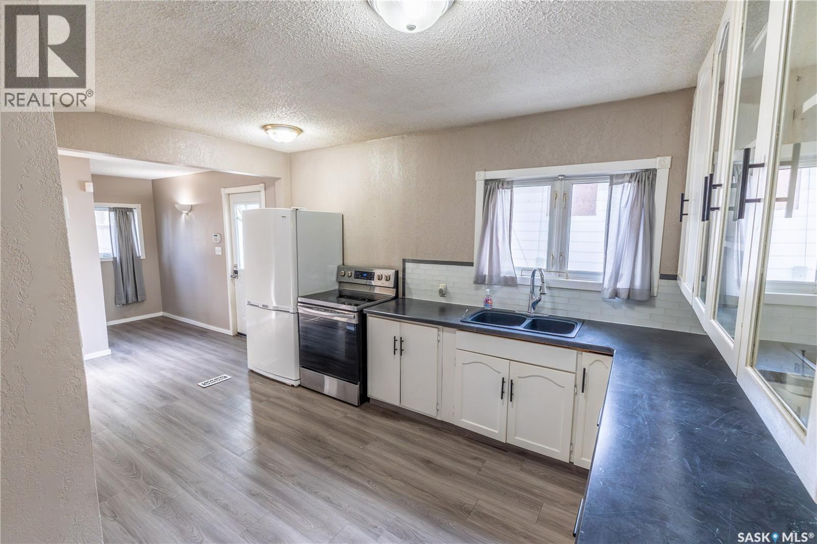 806 Stadacona Street W, Moose Jaw, Saskatchewan  S6H 2A6 - Photo 7 - SK045830
