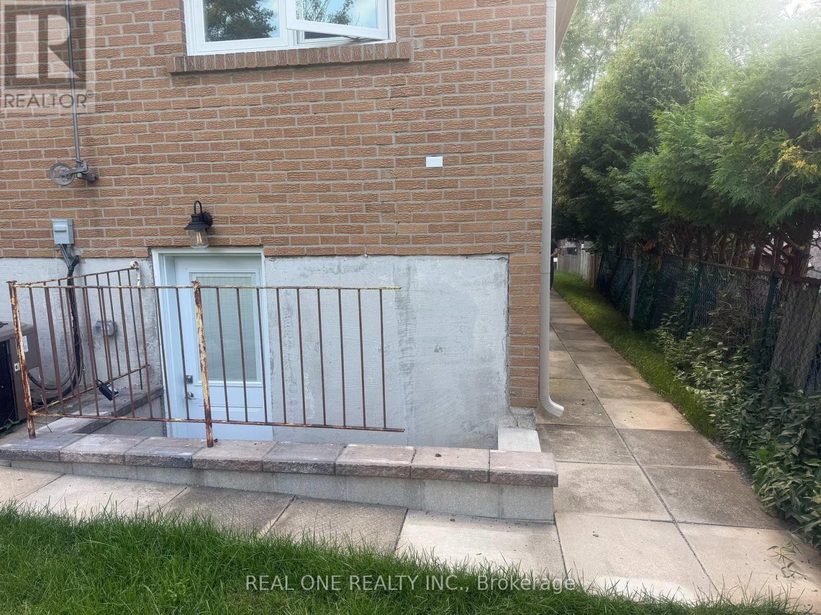 Lower - 57 James Gray Drive, Toronto, Ontario  M2H 1N8 - Photo 2 - C13669478