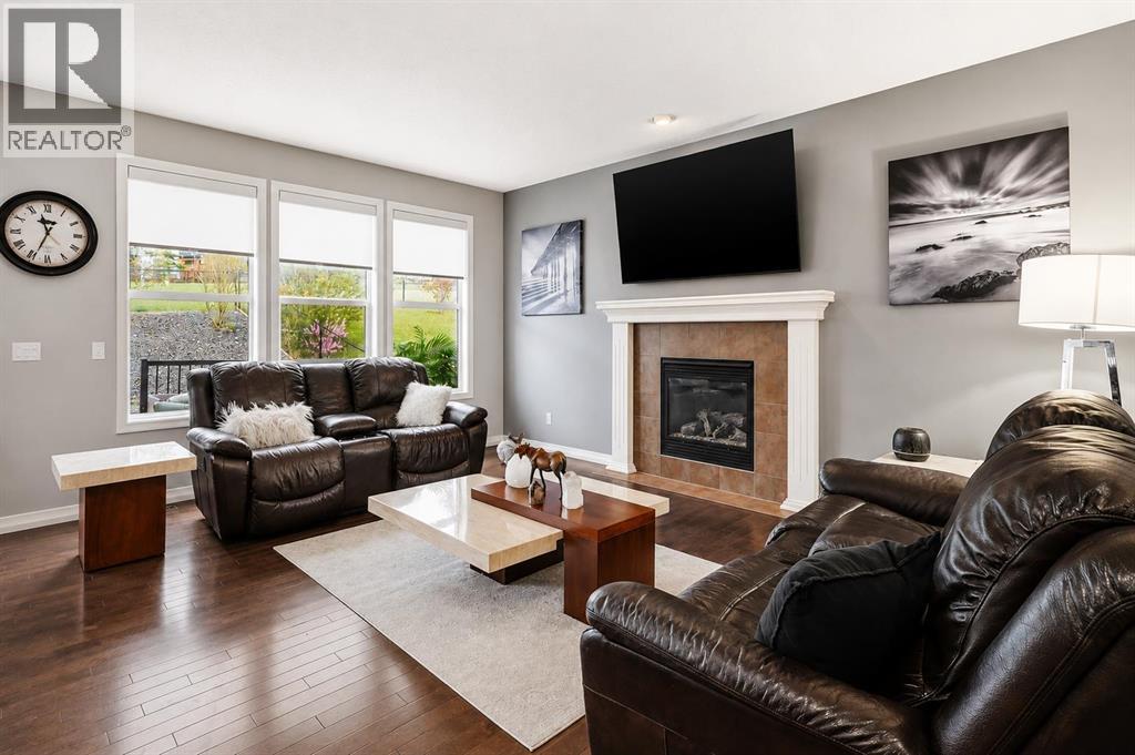16 Sunset Terrace, Cochrane, Alberta  T4C 0G1 - Photo 2 - A2314785