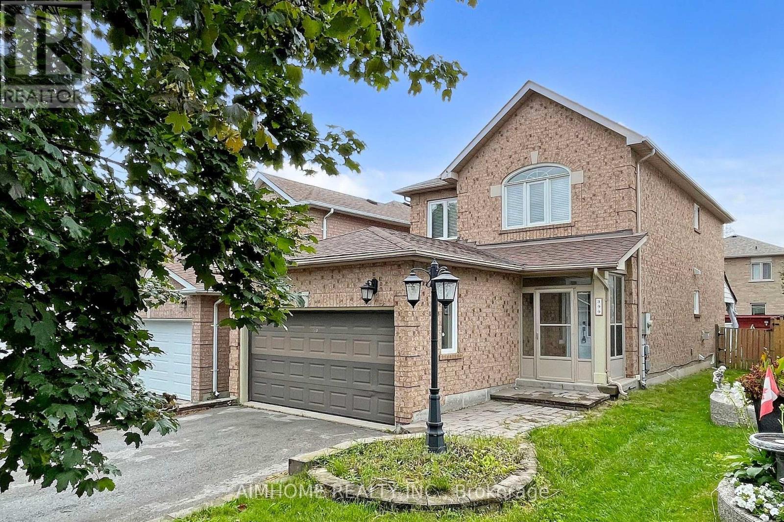 399 FLANAGAN CT FLAGSTONE WAY, Newmarket, Ontario