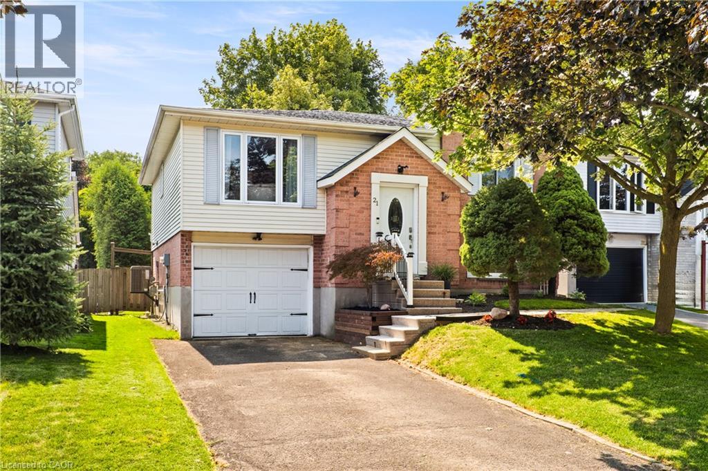 21 GOLDEN MEADOW Crescent, Kitchener, Ontario