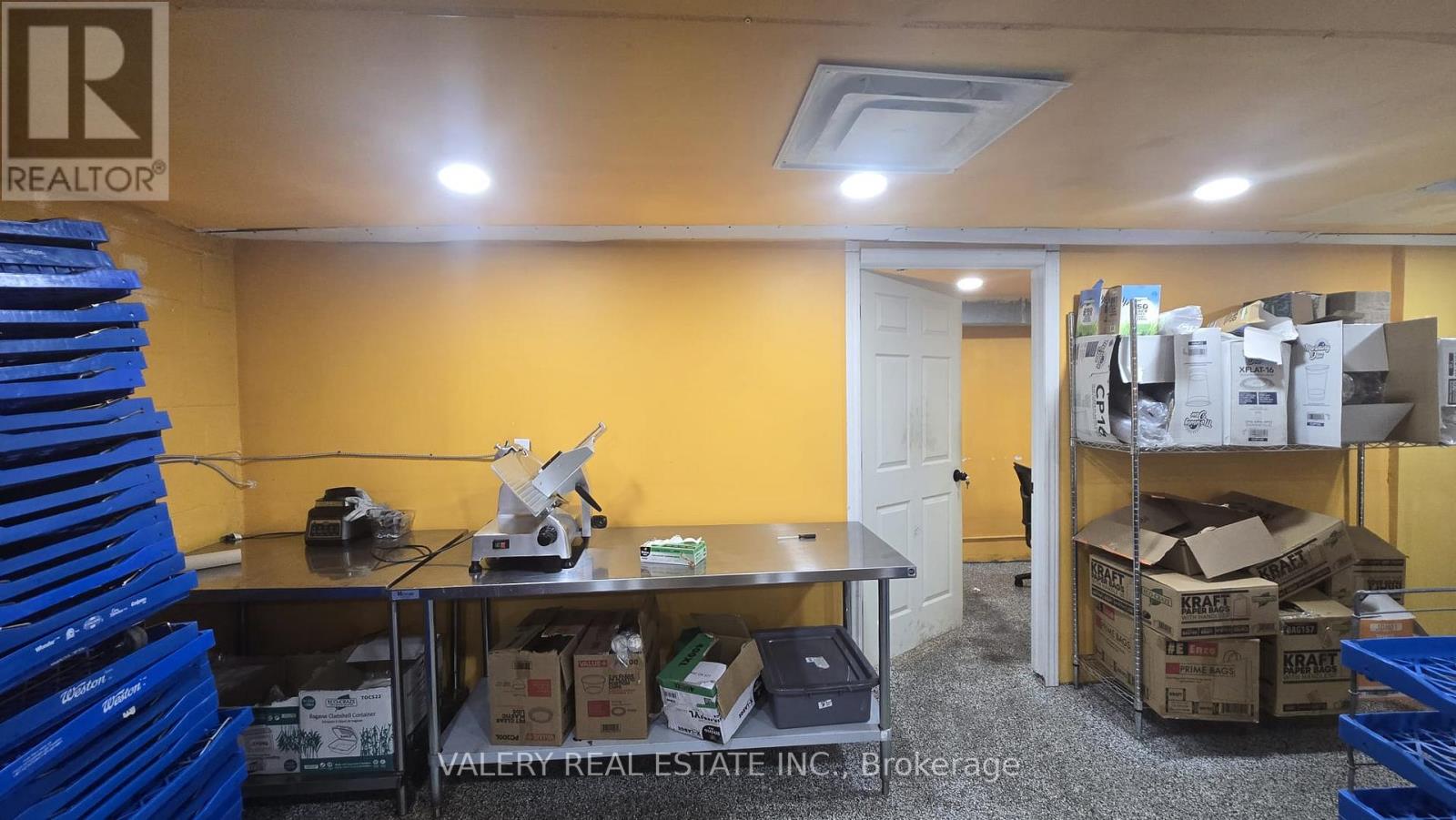 12a - 1125 Dundas Street East Street E, Mississauga, Ontario  L4Y 2C3 - Photo 10 - W13685628