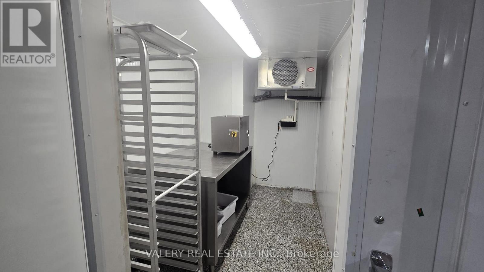 12a - 1125 Dundas Street East Street E, Mississauga, Ontario  L4Y 2C3 - Photo 13 - W13685628