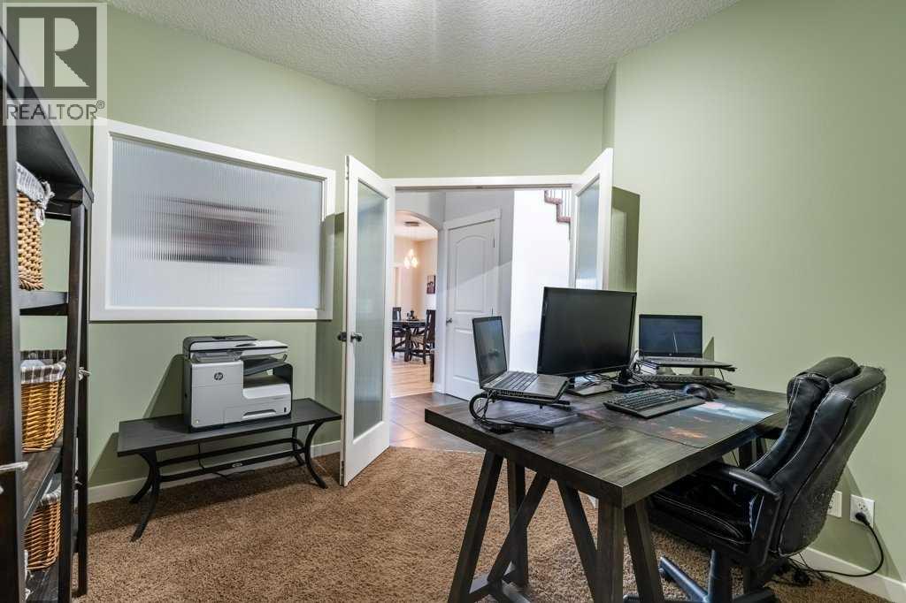 472 Sunset Link, Crossfield, Alberta  T0M 0S0 - Photo 11 - A2324153