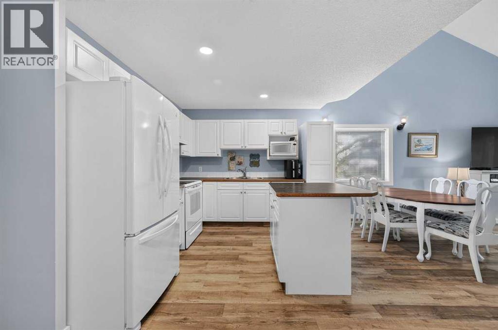61 Somervale Point Sw, Calgary, Alberta  T2Y 3K4 - Photo 4 - A2332638