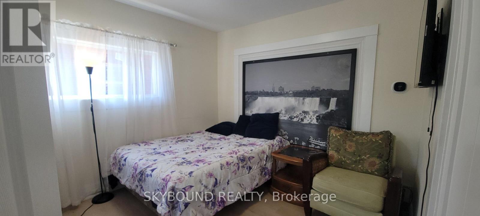 ROOM - 4869 SECOND AVENUE, Niagara Falls, Ontario
