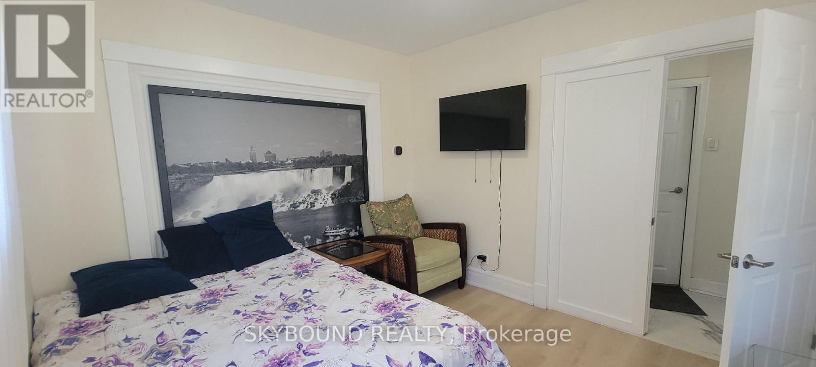 Room - 4869 Second Avenue, Niagara Falls, Ontario  L2E 4H9 - Photo 2 - X13685630