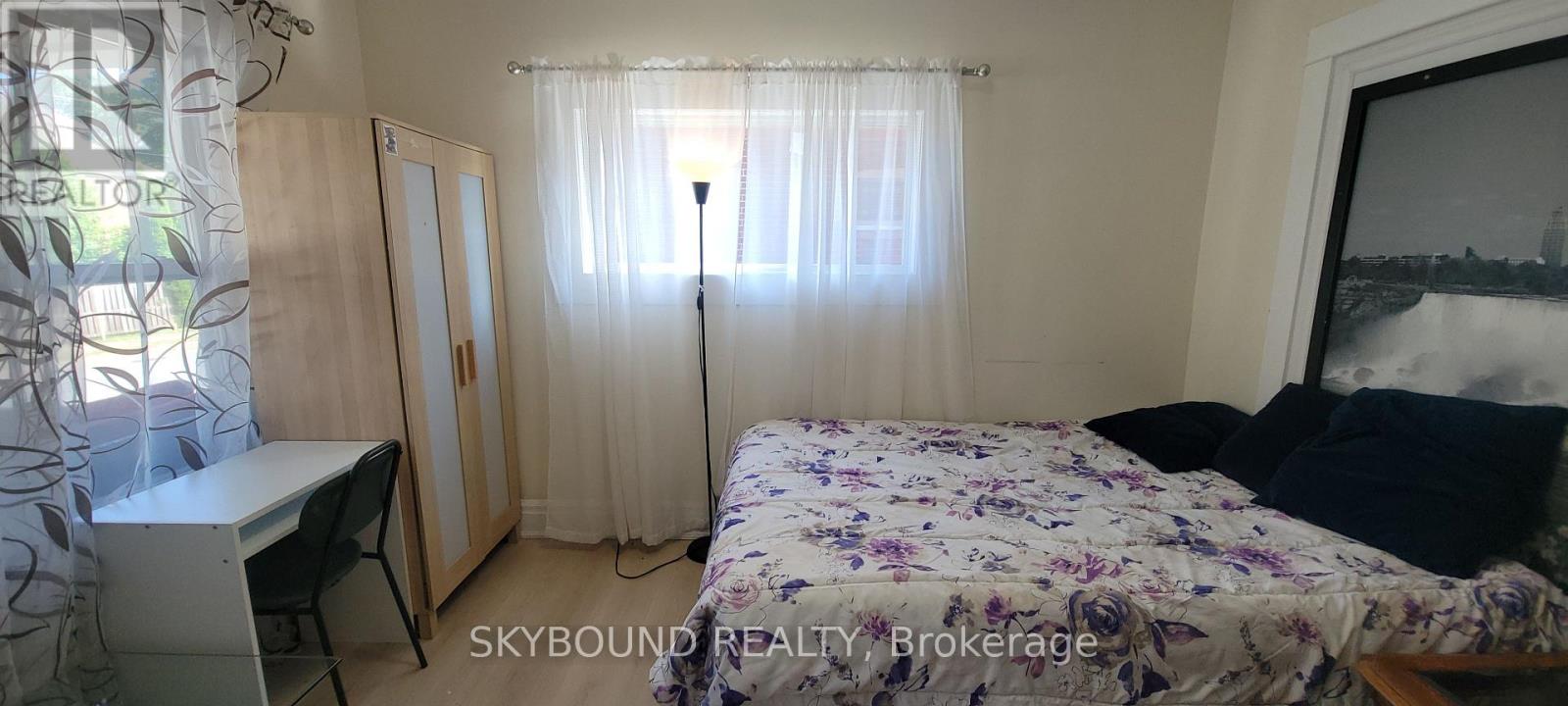 Room - 4869 Second Avenue, Niagara Falls, Ontario  L2E 4H9 - Photo 3 - X13685630