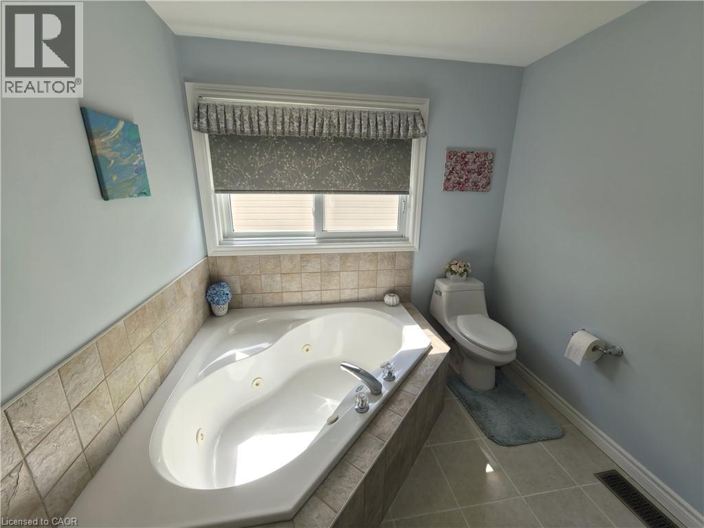 728 Munich Circle, Waterloo, Ontario  N2V 2N6 - Photo 12 - 40856499
