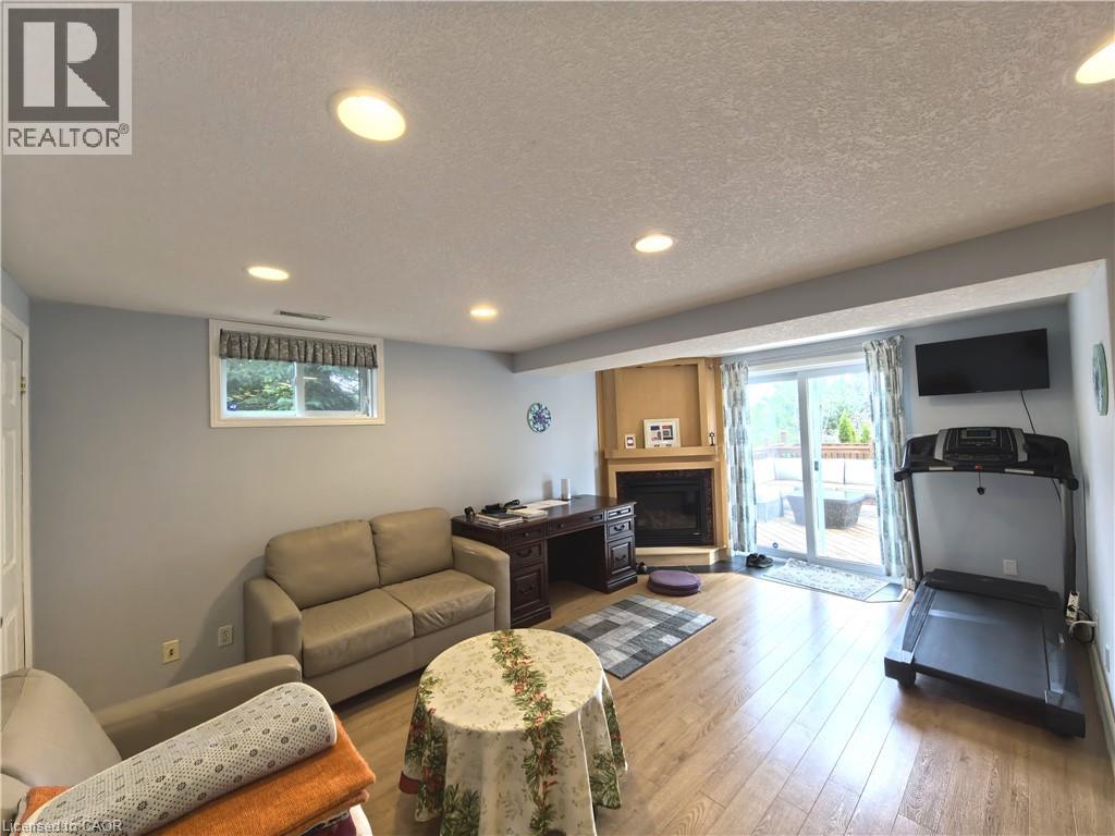 728 Munich Circle, Waterloo, Ontario  N2V 2N6 - Photo 21 - 40856499