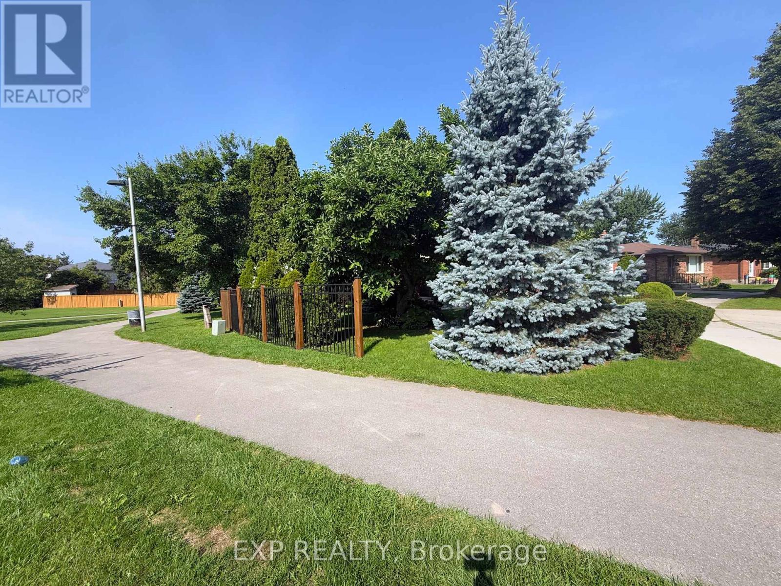 82 Lacey Crescent, London South, Ontario  N6E 2E7 - Photo 4 - X13685672