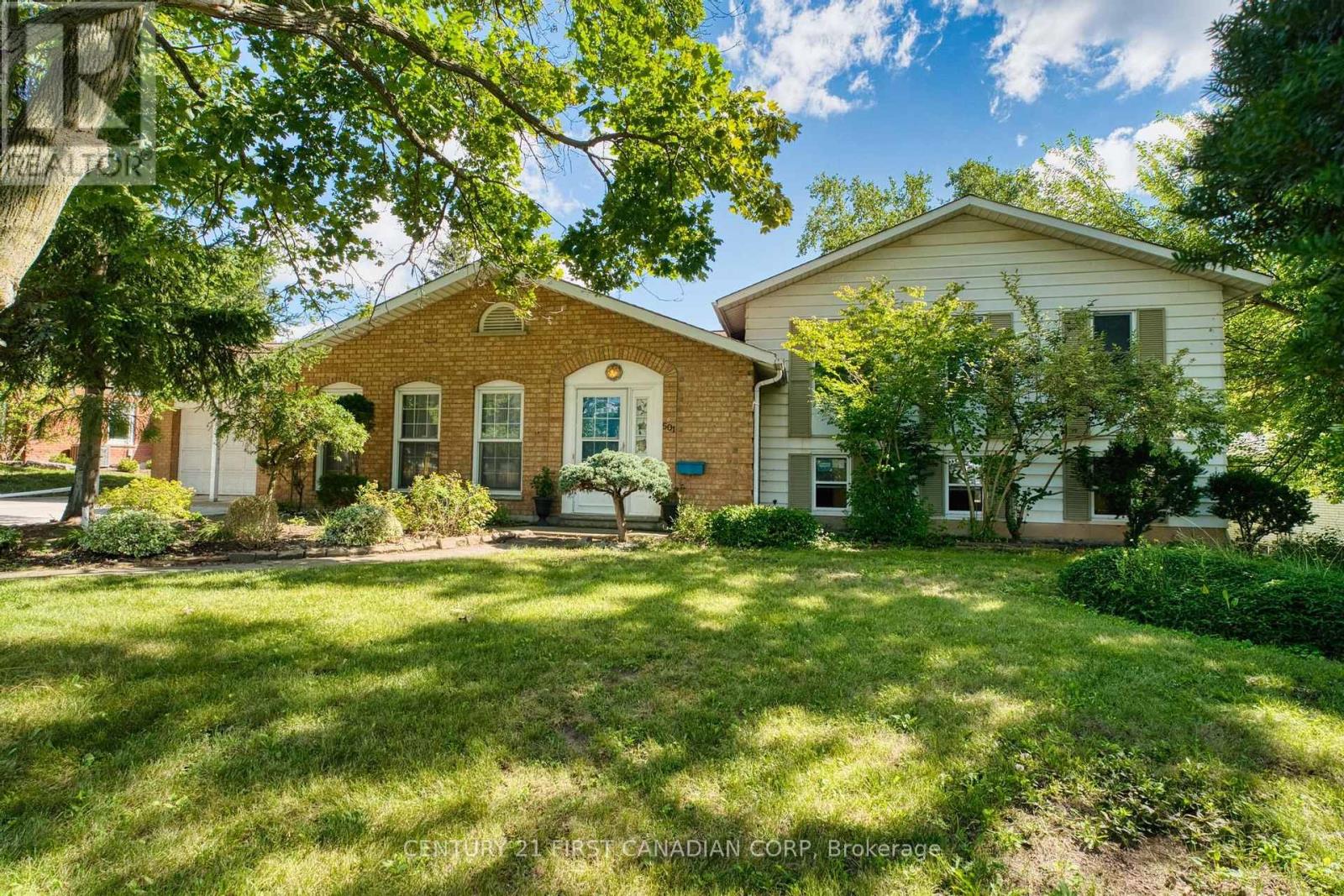 501 Commissioners Road E, London South, Ontario  N6C 2T9 - Photo 2 - X13685708