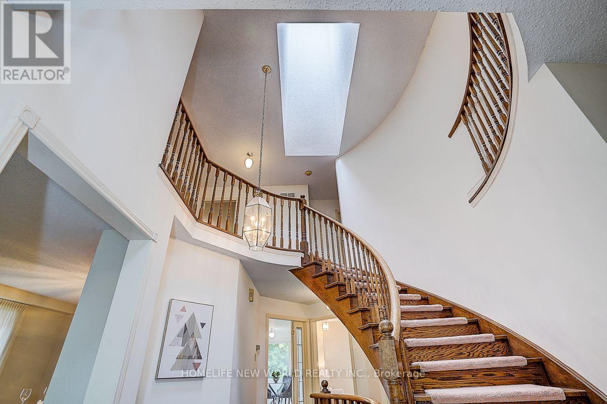 51 Leighland Drive, Markham, Ontario  L3R 7R8 - Photo 4 - N13685704