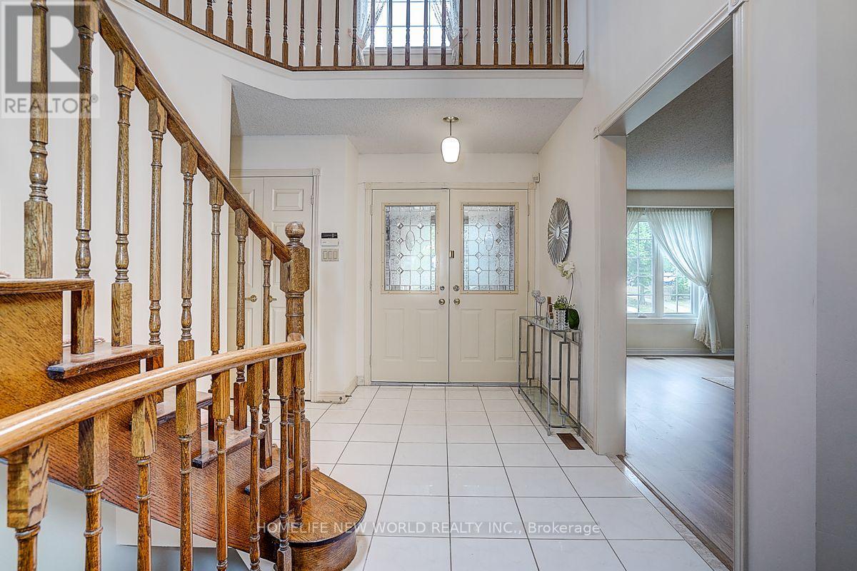 51 Leighland Drive, Markham, Ontario  L3R 7R8 - Photo 6 - N13685704