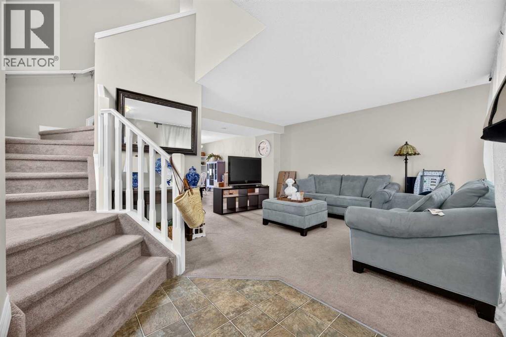 437 Tuscany Drive NW, Calgary, Alberta  T3L 3C8 - Photo 4 - A2337757