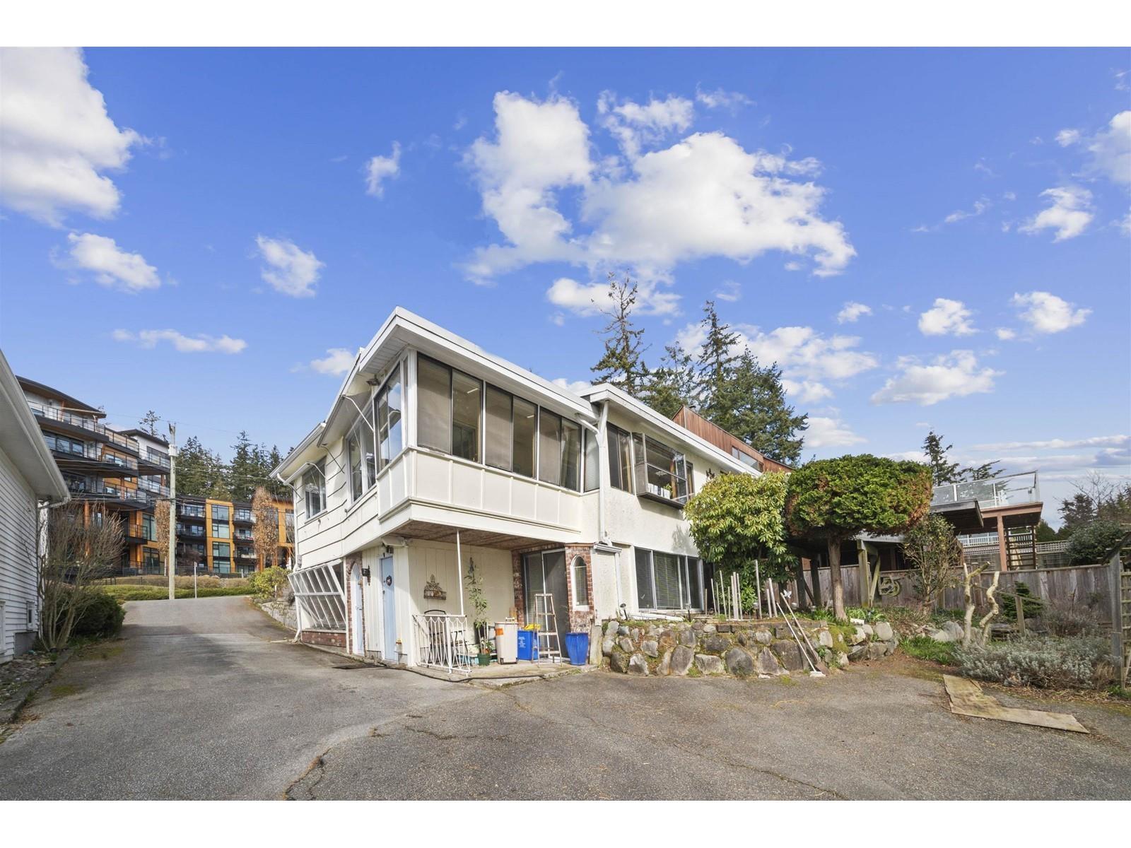 14862 Thrift Avenue, White Rock, British Columbia  V4B 2J7 - Photo 2 - R3156663