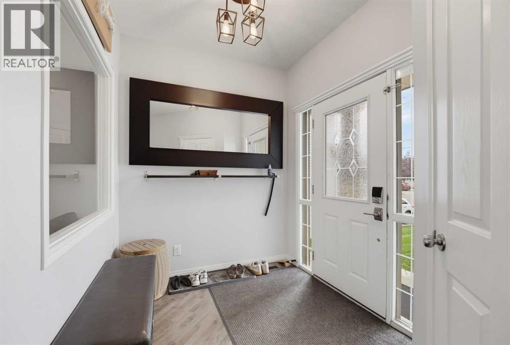 71 Pantego Way Nw, Calgary, Alberta  T3K 0C3 - Photo 4 - A2335658