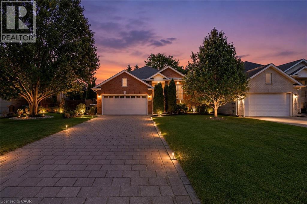 47 QUEENSWAY Drive, Strathroy, Ontario