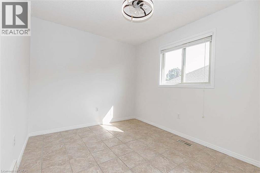 47 Queensway Drive, Strathroy, Ontario  N7G 4M2 - Photo 18 - 40855804