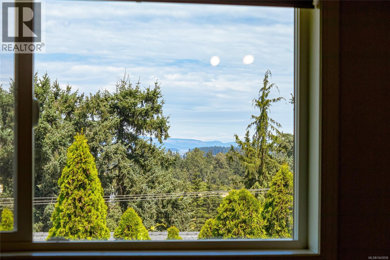 7453 Veyaness Rd, Central Saanich, British Columbia  V8M 1V9 - Photo 8 - 1043838