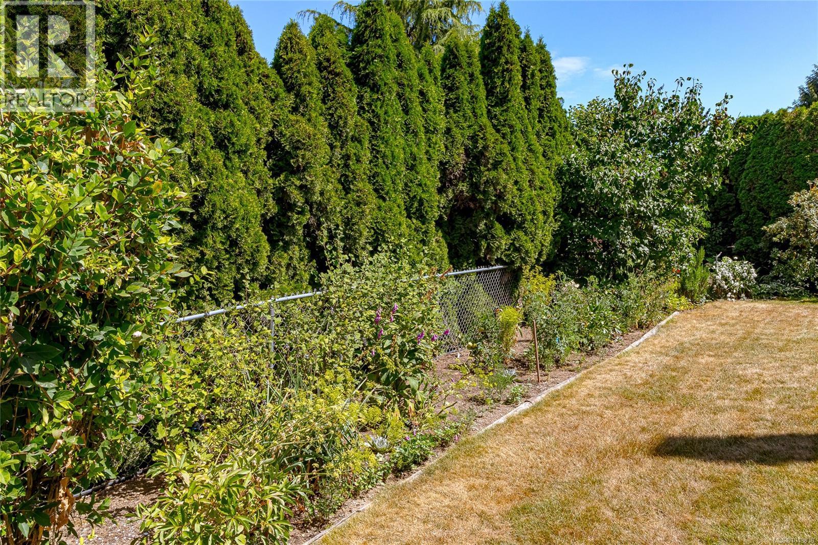 7453 Veyaness Rd, Central Saanich, British Columbia  V8M 1V9 - Photo 48 - 1043838
