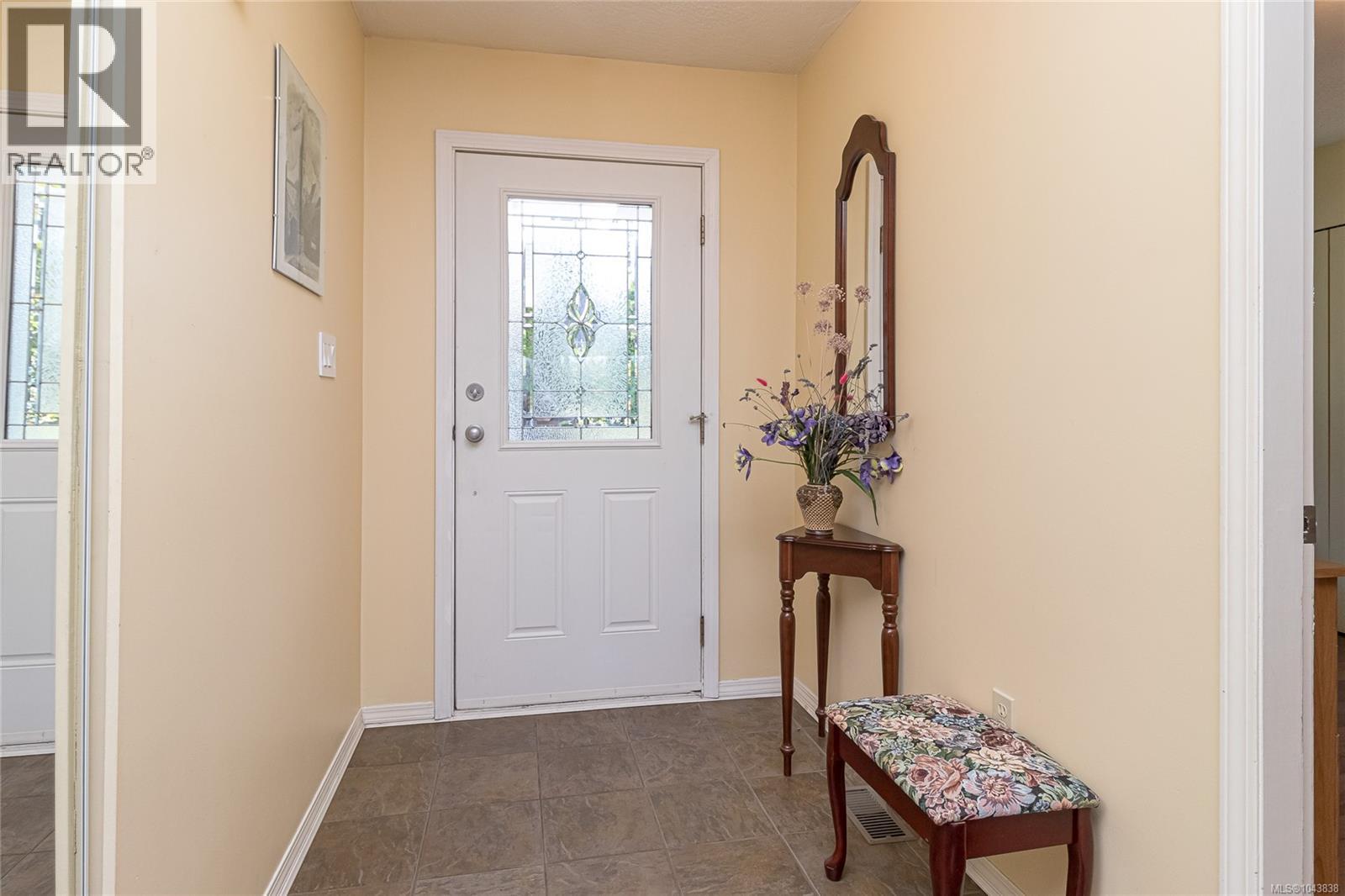 7453 Veyaness Rd, Central Saanich, British Columbia  V8M 1V9 - Photo 4 - 1043838