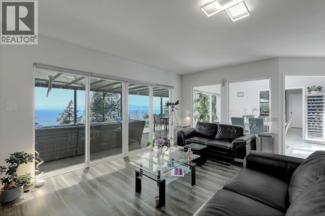 7811 Redrooffs Road, Halfmoon Bay, British Columbia  V0N 1Y1 - Photo 4 - R3123827